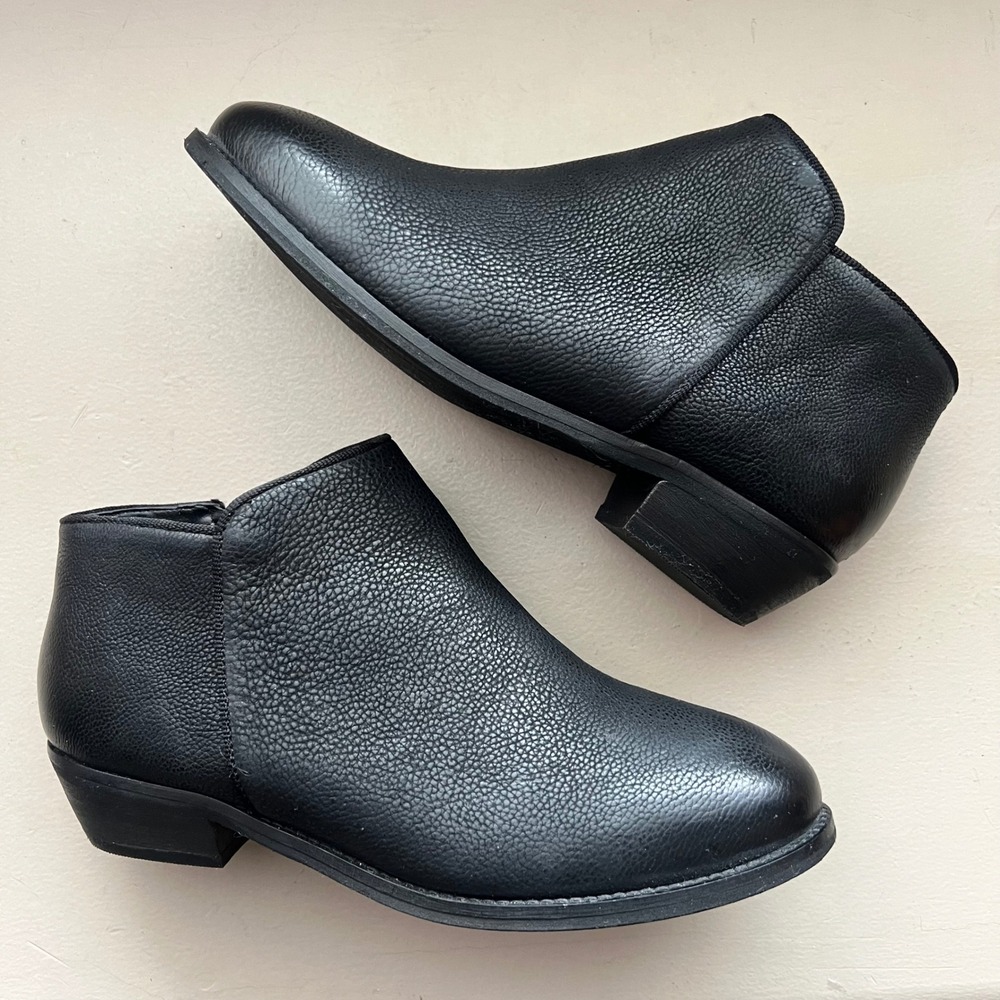 Softwalk Women 6.5 WW Black Leather Side Zip Ankle Booties Low Block Heel Casual